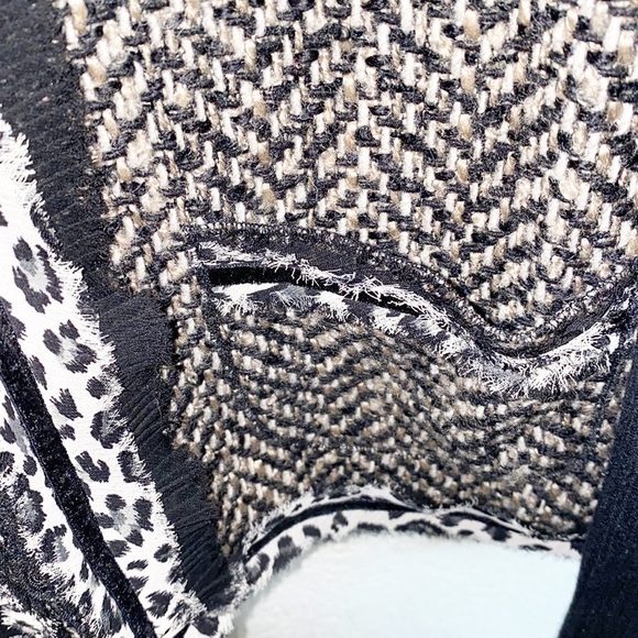 Chico’s Animal Print Hook Closure Blazer - Picture 11 of 11